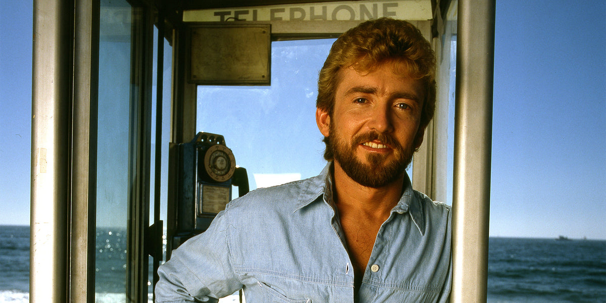 Keith Whitley’s Tender and Twangy ‘Don’t Close Your Eyes’