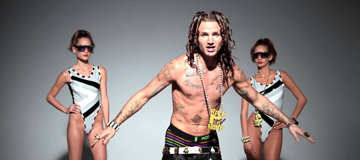 For Valentine's Day, I Tried Sexting My Girlfriend Lines From Riff Raff Poetry Book