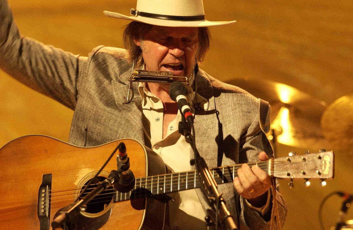 Watch the Tunes: Neil Young's Heart of Gold